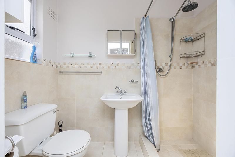 To Let 5 Bedroom Property for Rent in Bloubergstrand Western Cape